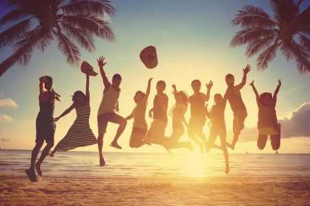 7 Budget-Friendly Tips for Traveling with Family on a Group Trip